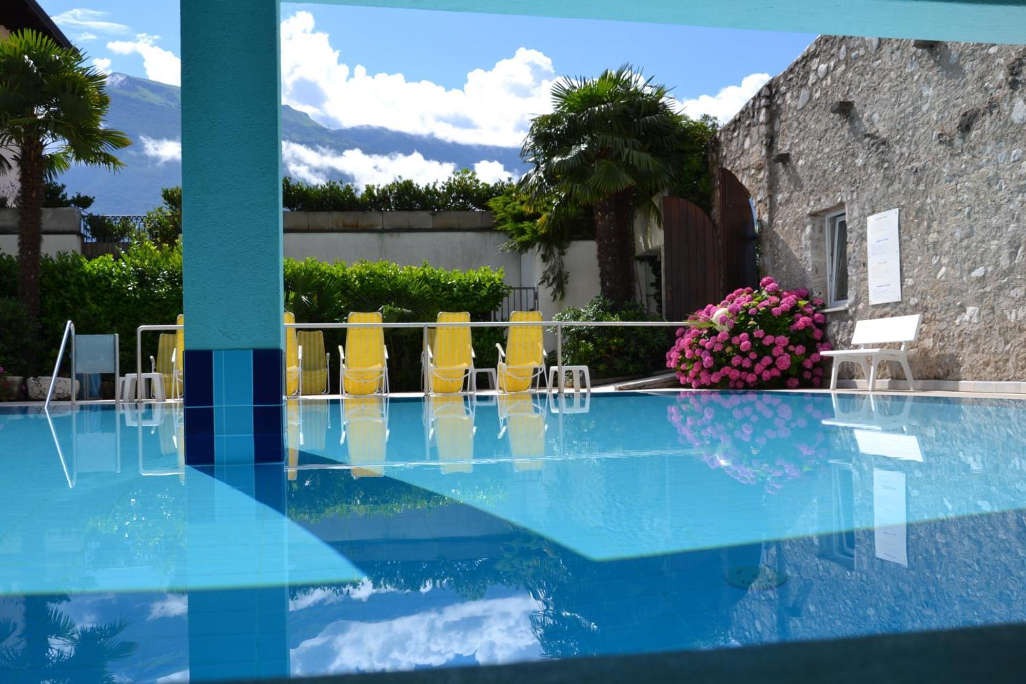 Residence San Luigi Limone sul Garda Luaran gambar