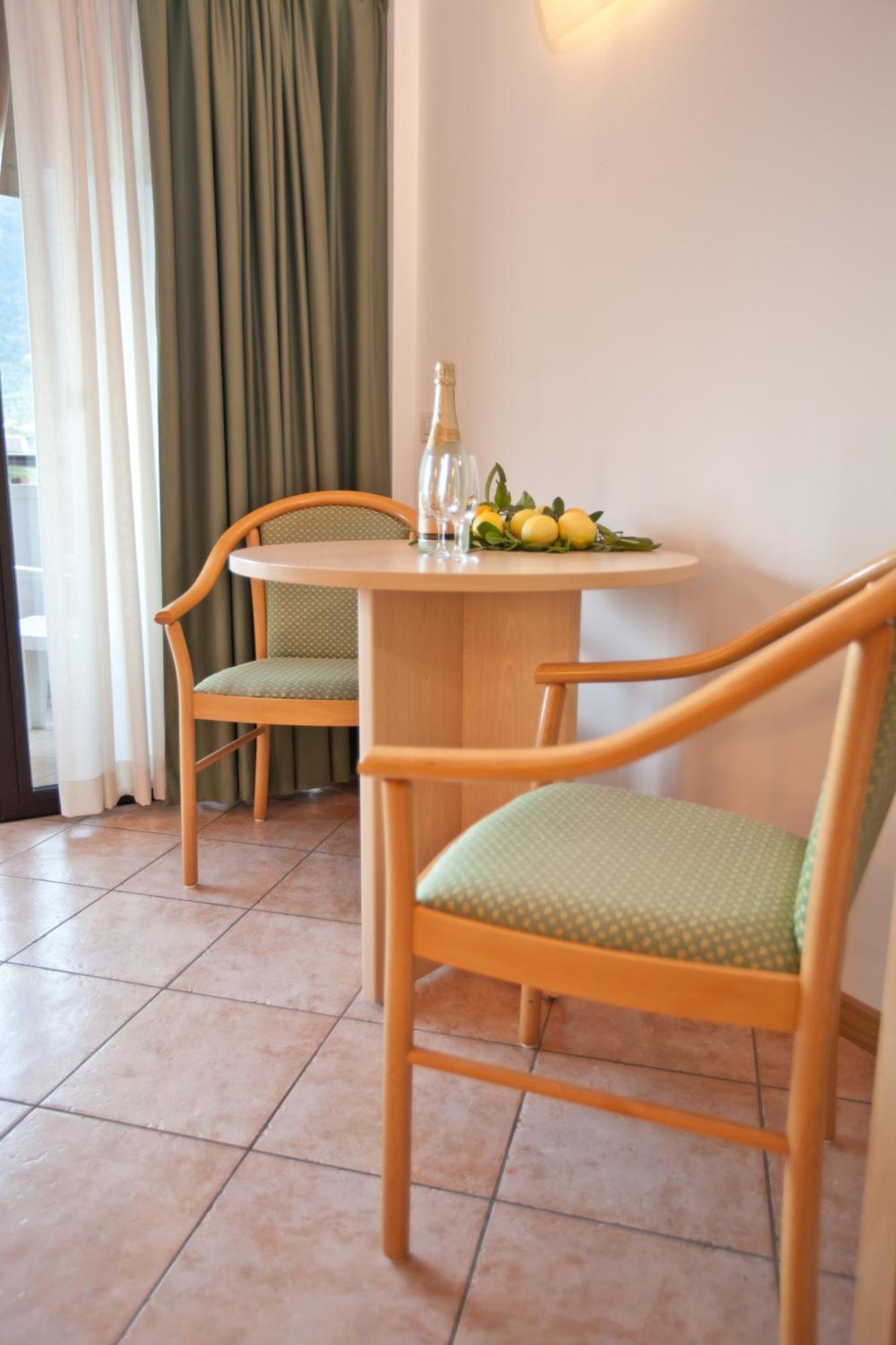 Residence San Luigi Limone sul Garda Luaran gambar